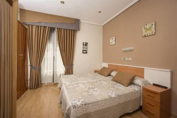 Alojamiento Jaen Madrid Exterior foto